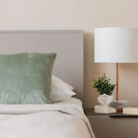 Beige Near Pge And Park Praski Perfect For Remote Work By Renters * ワルシャワ