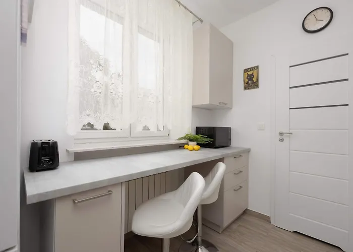 Beige Near Pge And Park Praski Perfect For Remote Work By Renters Apartment