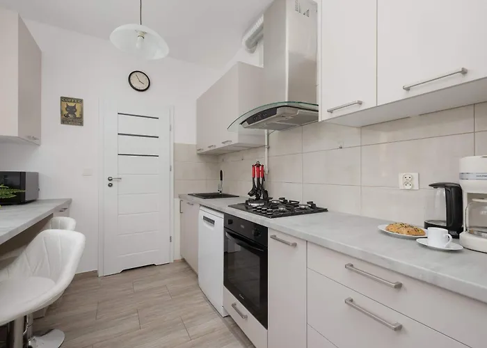 Beige Near Pge And Park Praski Perfect For Remote Work By Renters Apartment Warsaw