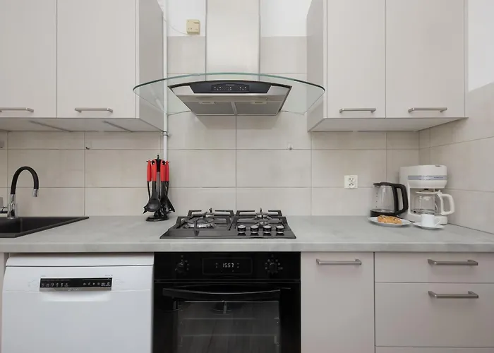 Beige Near Pge And Park Praski Perfect For Remote Work By Renters Apartment *