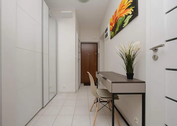 Beige Near Pge And Park Praski Perfect For Remote Work By Renters Apartment