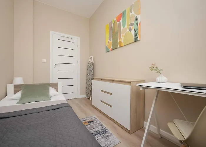 Beige Near Pge And Park Praski Perfect For Remote Work By Renters *